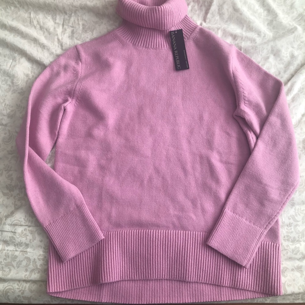Banana Republic Pink Turtleneck